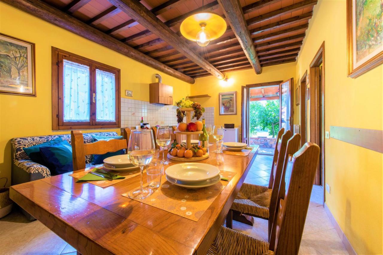 Hostly - Country House Donoratico - Only For Families エクステリア 写真