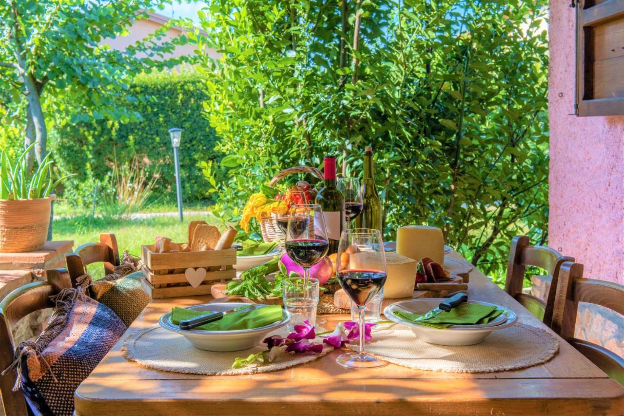 Hostly - Country House Donoratico - Only For Families エクステリア 写真