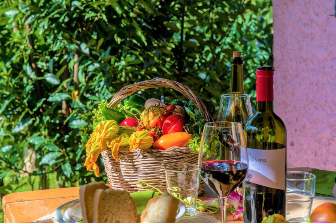 Hostly - Country House Donoratico - Only For Families エクステリア 写真